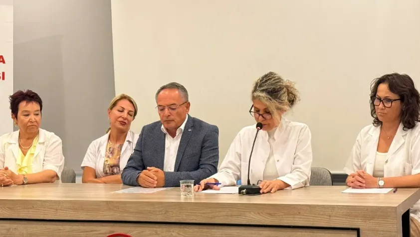 Op. Dr. Güray Ünlü, son dönemde kadın doğum uzmanlarına yönelik yürütülen idari süreçlerin hekimler arasında ciddi endişe oluşturduğunu belirtti